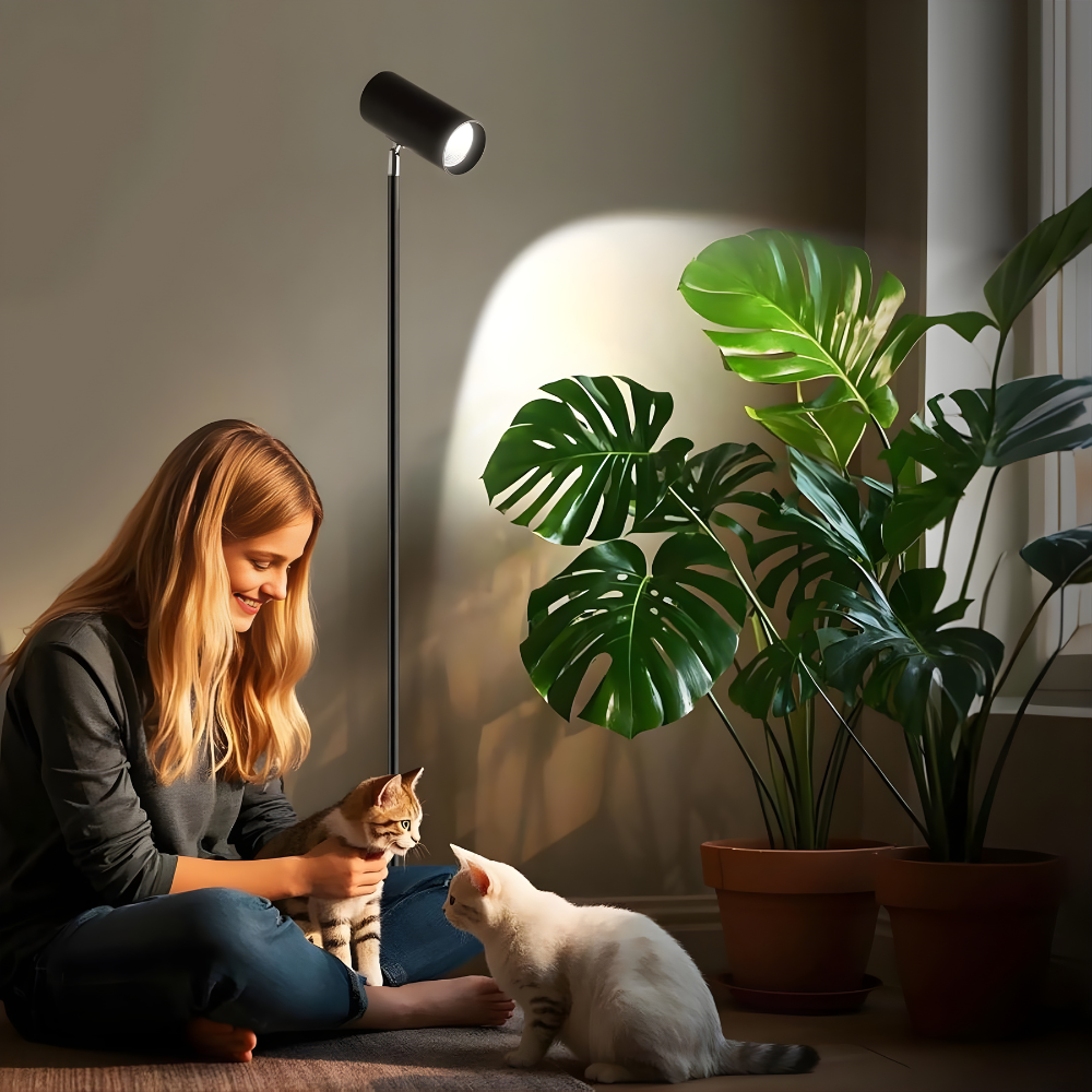 Solara Adjustable Grow Light